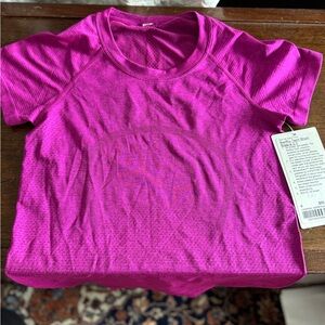 Lululemon Swiftly Tech Short Sleeve 2.0 – Size 4 – NWT